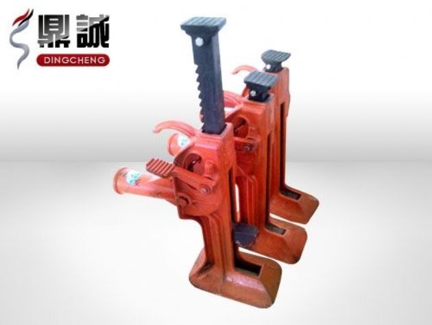 點(diǎn)擊查看詳細(xì)信息<br>標(biāo)題：齒條式起道機(jī) 閱讀次數(shù)：4341