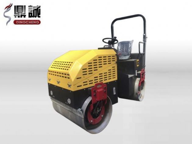 點(diǎn)擊查看詳細(xì)信息<br>標(biāo)題：2.5噸全液壓座駕式振動(dòng)壓路機(jī) 閱讀次數(shù)：14628