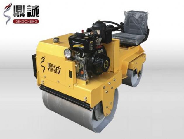 點(diǎn)擊查看詳細(xì)信息<br>標(biāo)題：DC850C座駕式壓路機(jī) 閱讀次數(shù)：15404