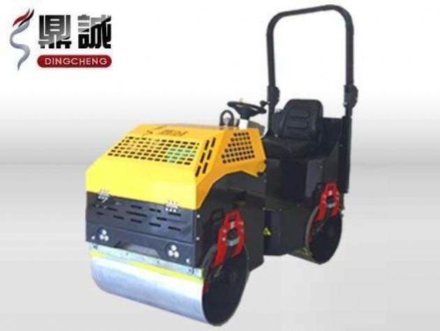 點(diǎn)擊查看詳細(xì)信息<br>標(biāo)題：1噸全液壓振動(dòng)壓路機(jī) 閱讀次數(shù)：14462